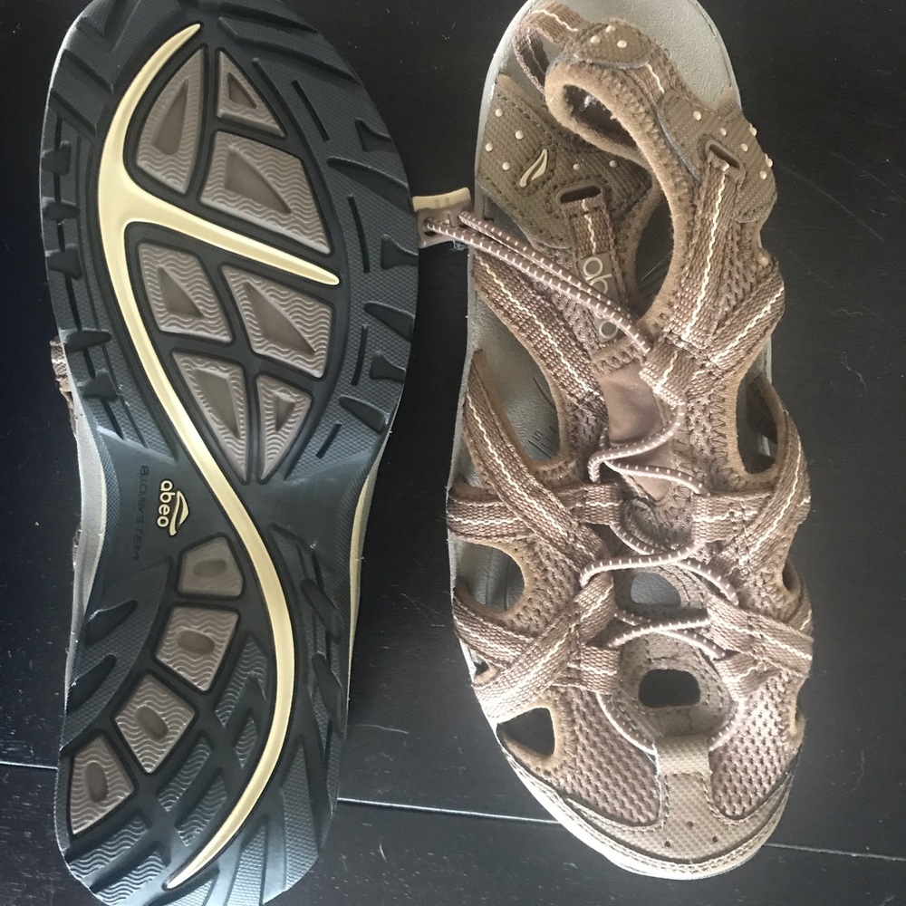 abeo H2O hiking sandals NEW